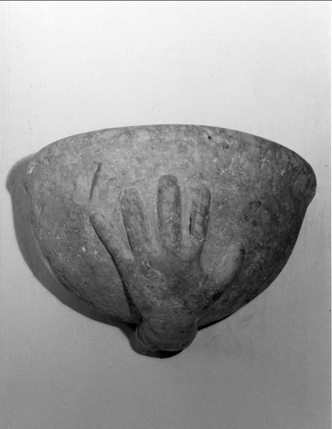 acquasantiera - bottega molisana (fine/inizio secc. XIII/ XIV)