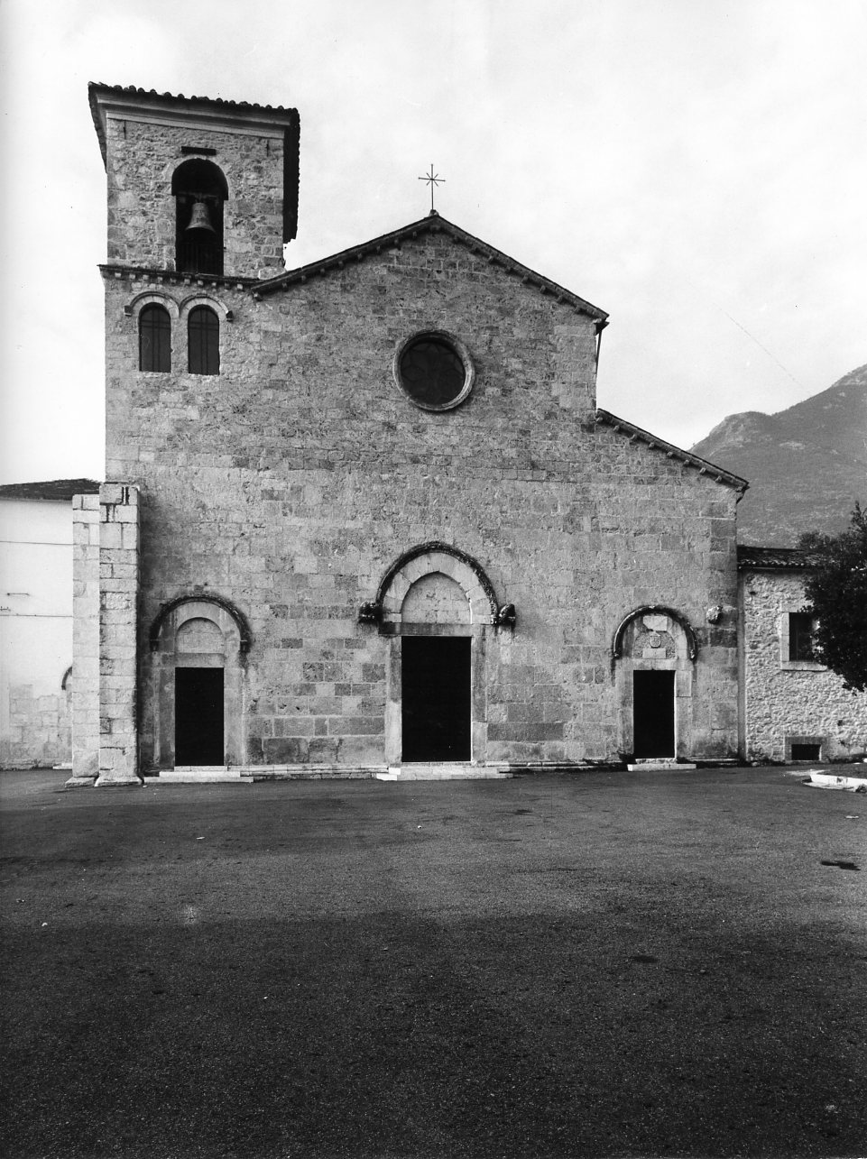 portale - bottega Italia meridionale (sec. XV)