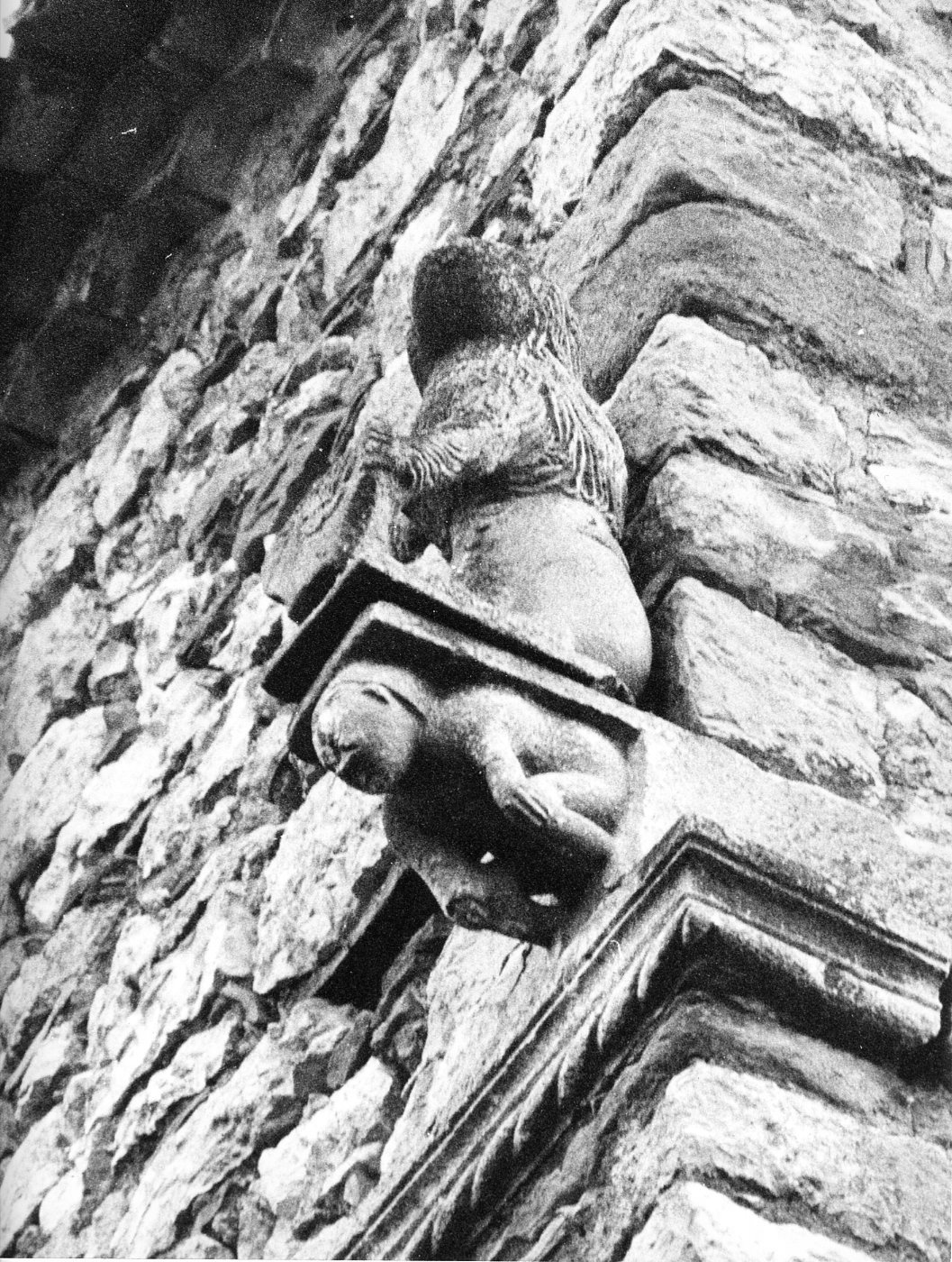 mensola, coppia - bottega molisana (sec. XIII)