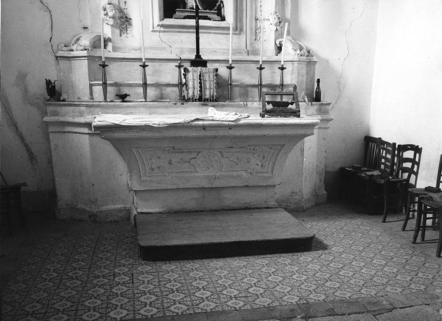 pavimento a mattonelle - bottega Italia meridionale (secc. XVIII/ XIX)