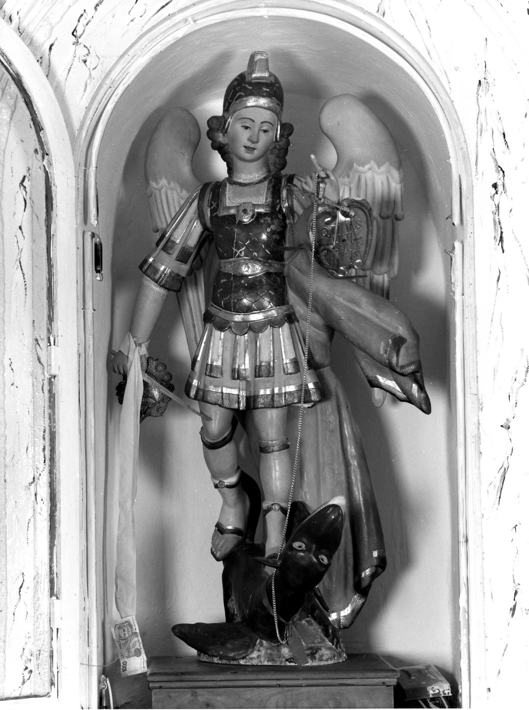 San Michele Arcangelo calpesta il drago (statua) - bottega Italia meridionale (prima metà sec. XIX)