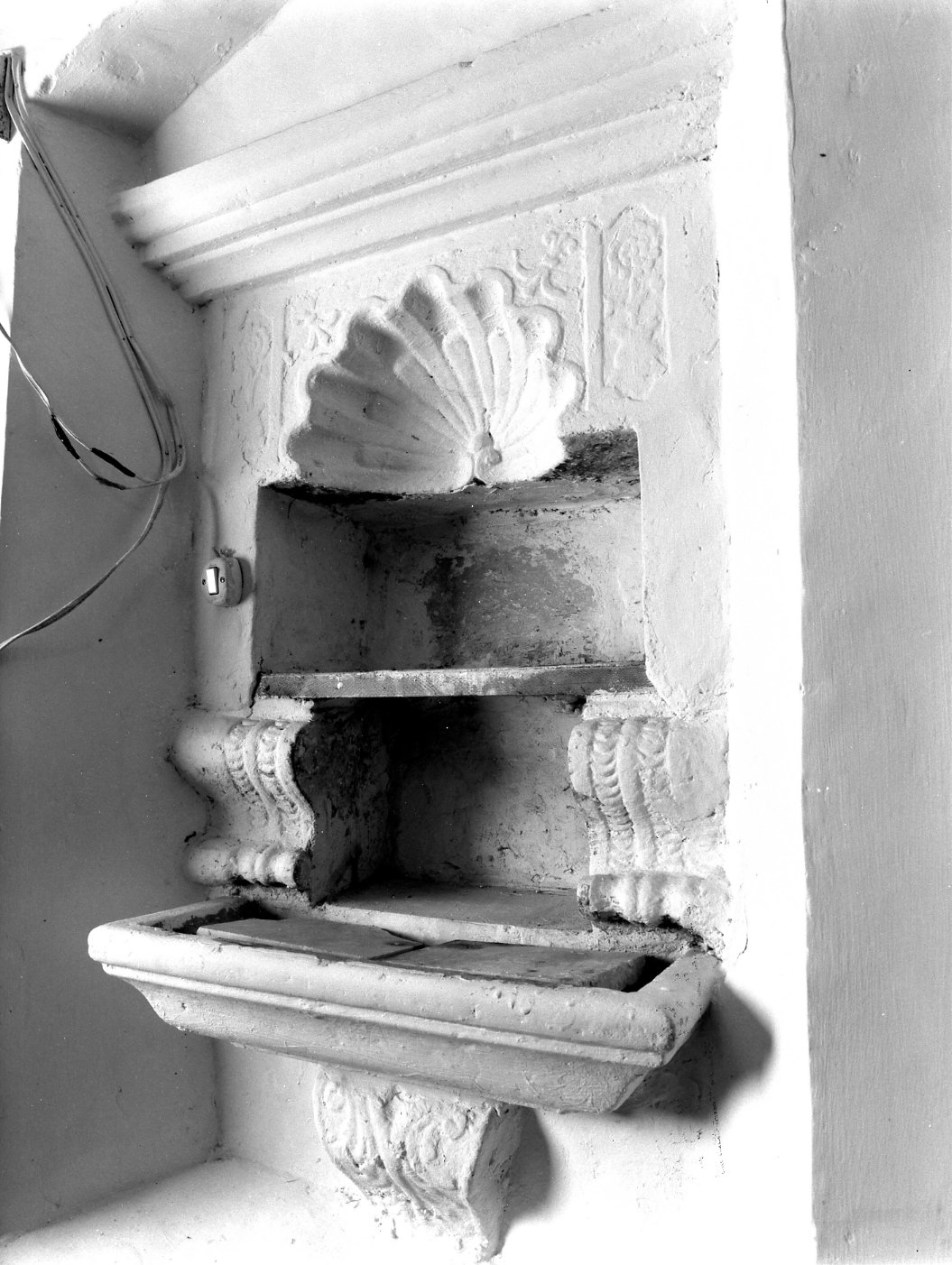 lavabo da sacrestia, opera isolata - bottega molisana (sec. XVIII)