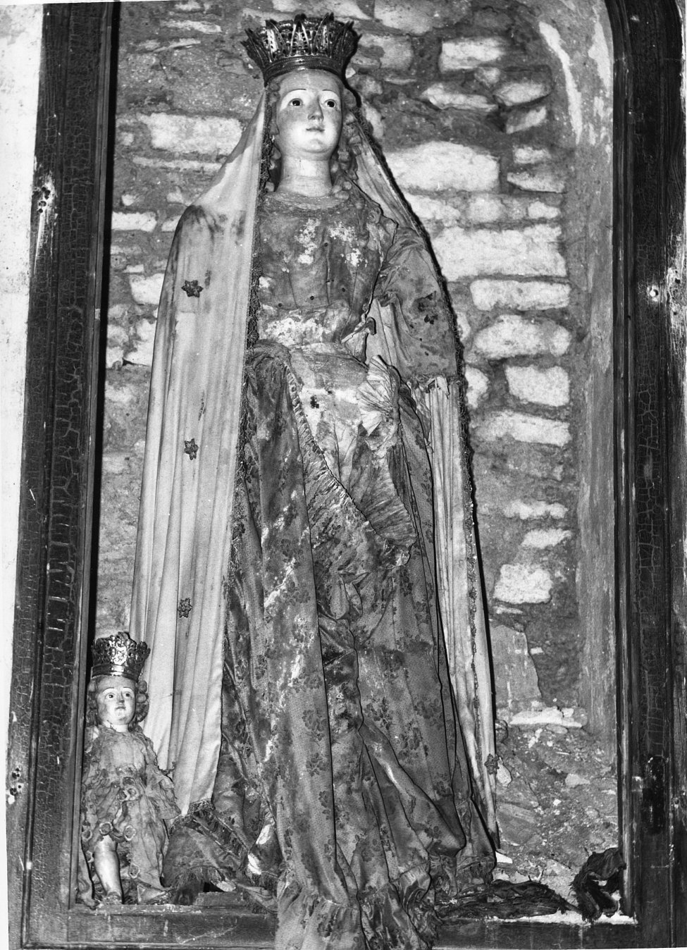 Madonna con Bambino (statua, opera isolata) - bottega molisana (secc. XVIII/ XIX)