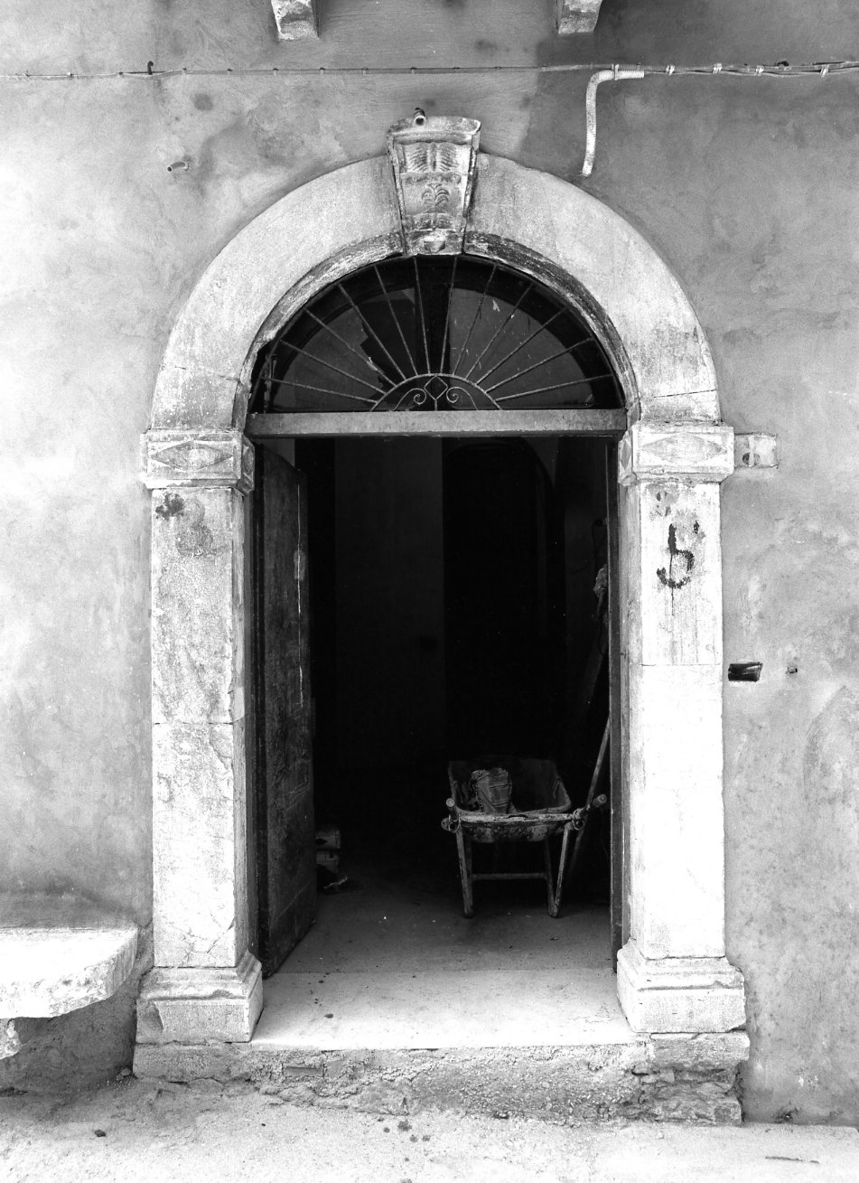 portale - ad arco - ambito molisano (sec. XIX)