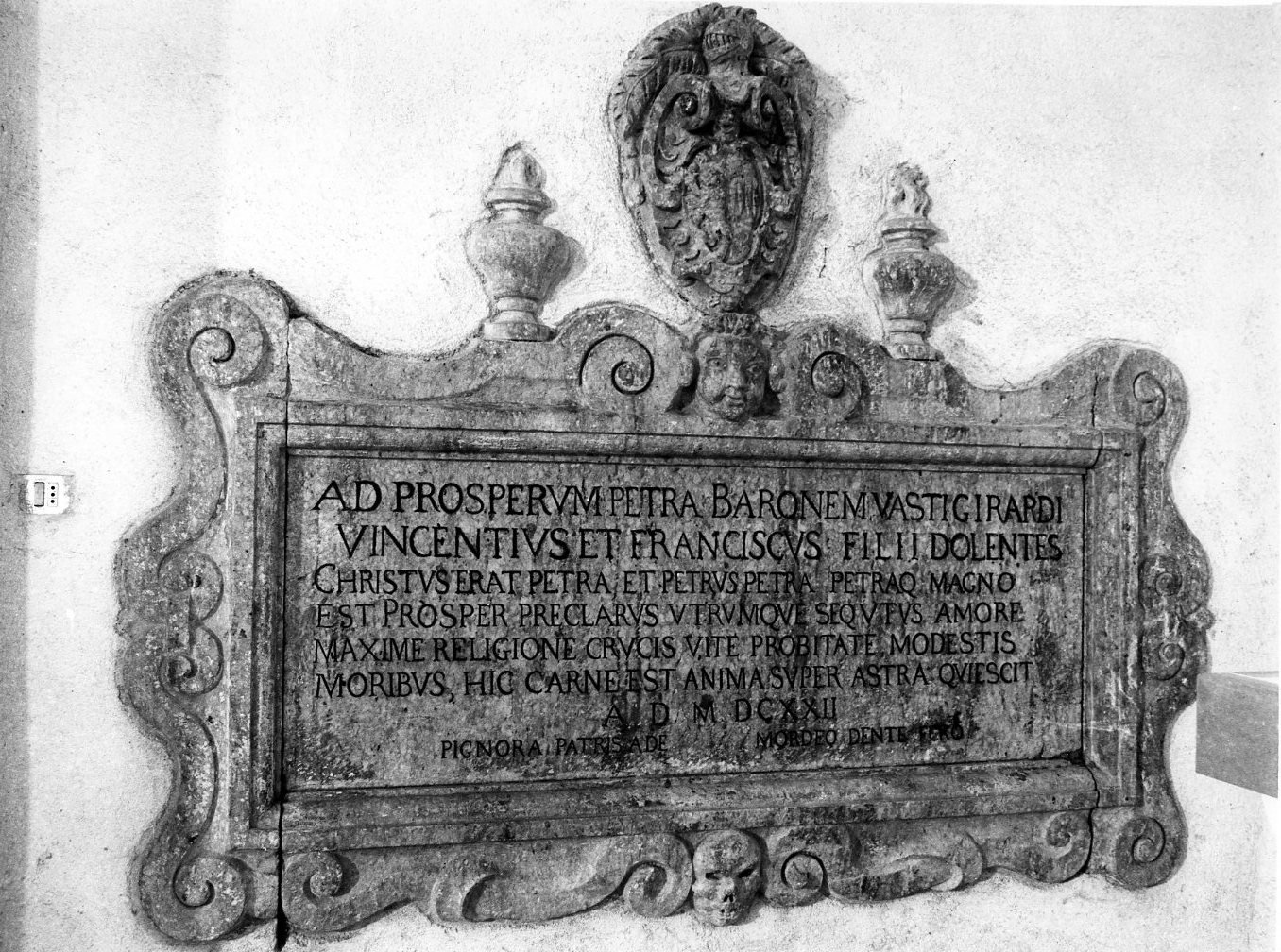 lapide tombale - bottega molisana (sec. XVII)