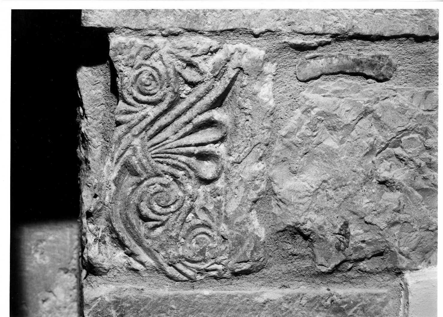 rilievo, frammento - bottega molisana (secc. XVII/ XVIII)