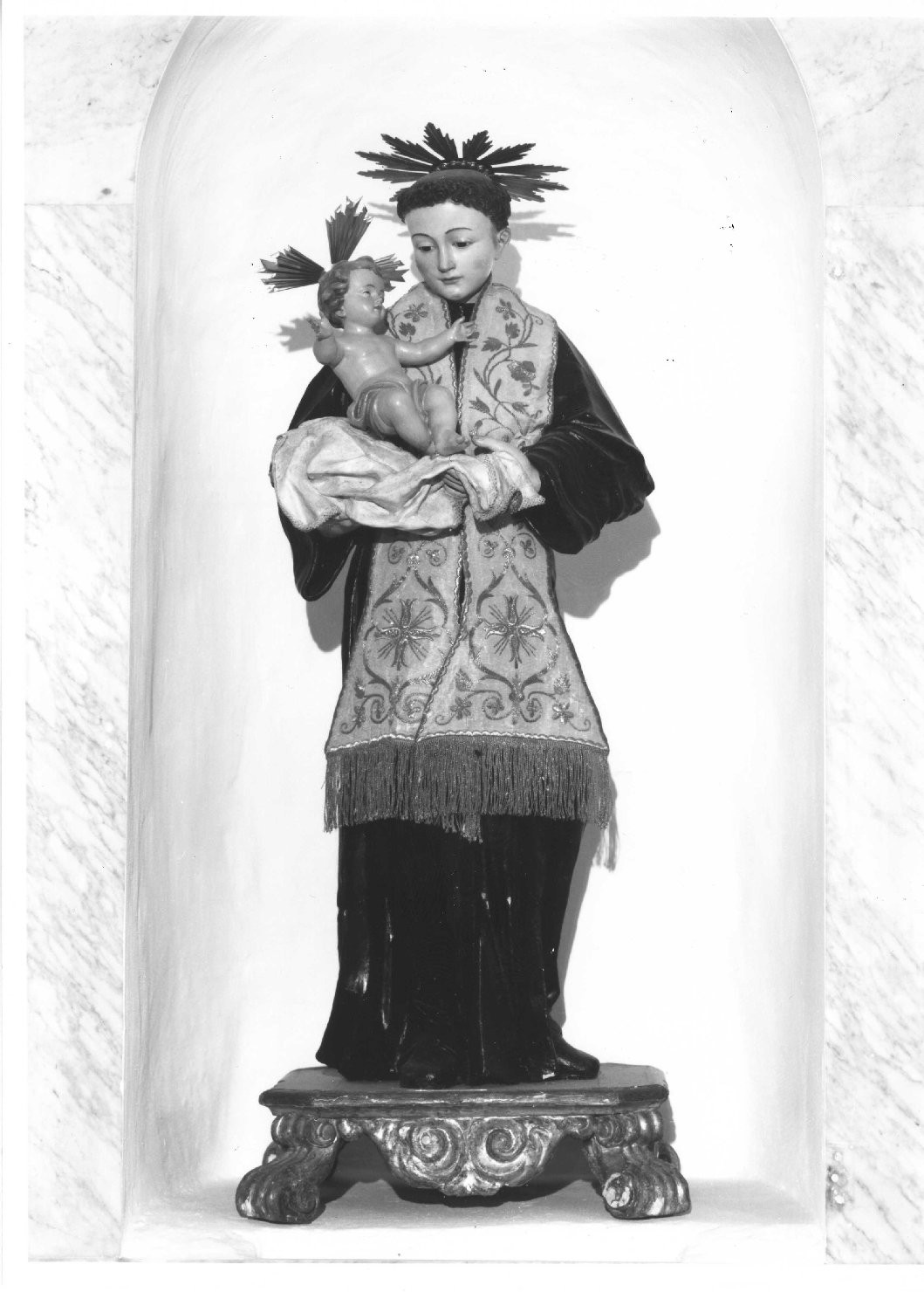Sant'Antonio da Padova con il bambino (gruppo scultoreo) - bottega Italia meridionale (secc. XVIII/ XIX)