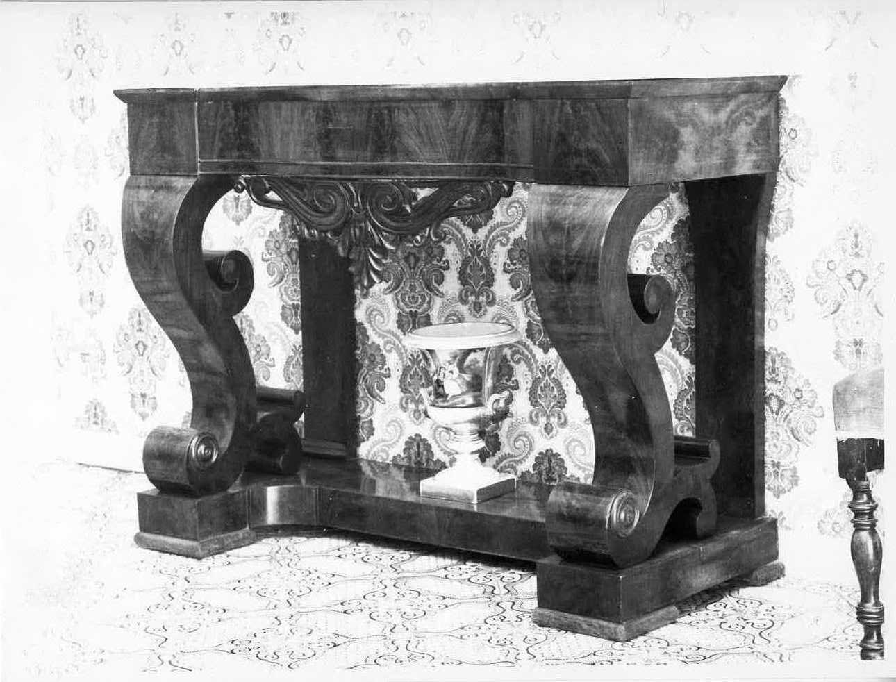 console - bottega Italia meridionale (fine sec. XIX)