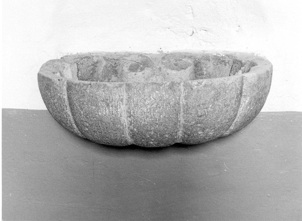 acquasantiera da parete - bottega molisana (secc. XVII/ XIX)