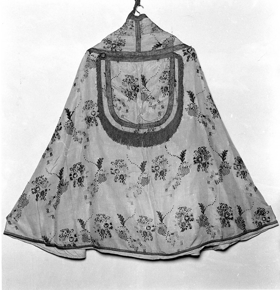 piviale - manifattura francese (metà sec. XVIII)