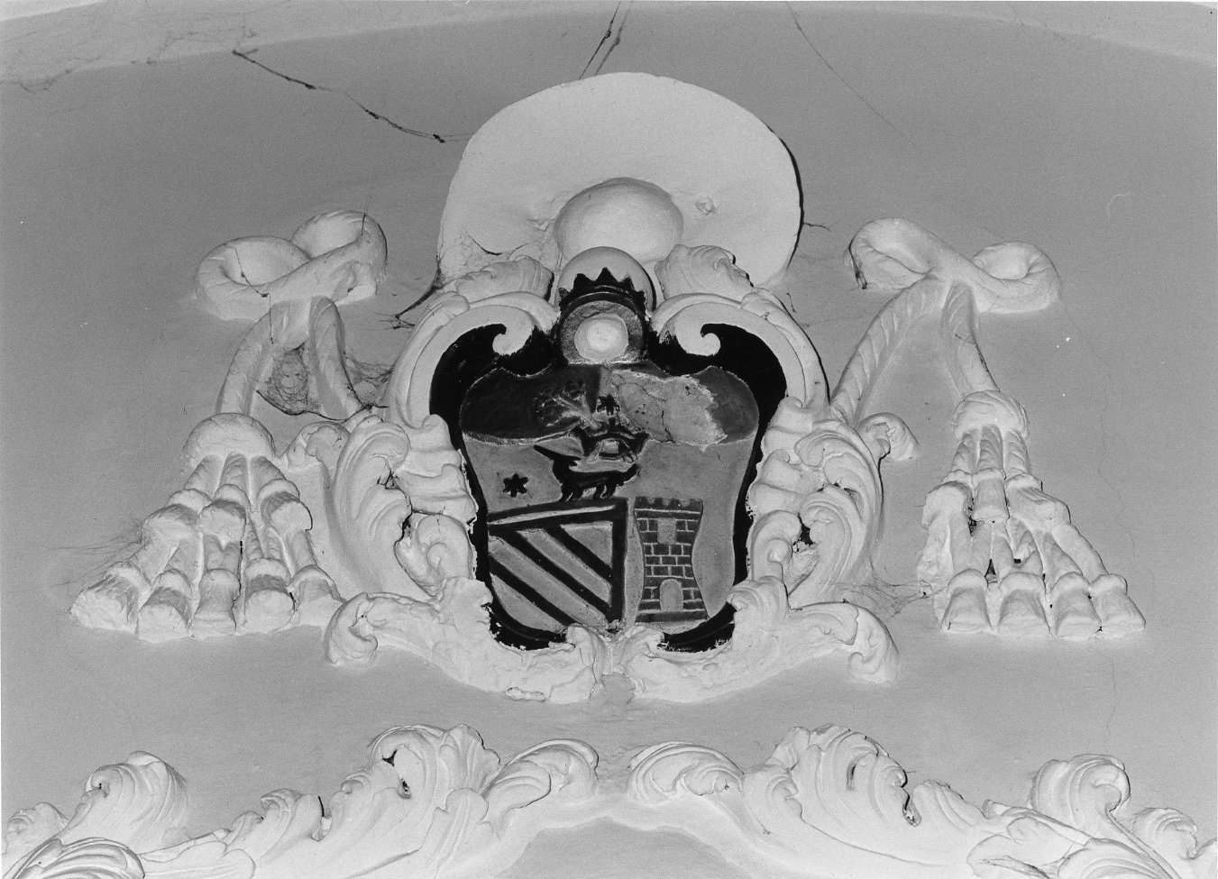 stemma cardinalizio (rilievo) - bottega molisana (primo quarto sec. XVIII)