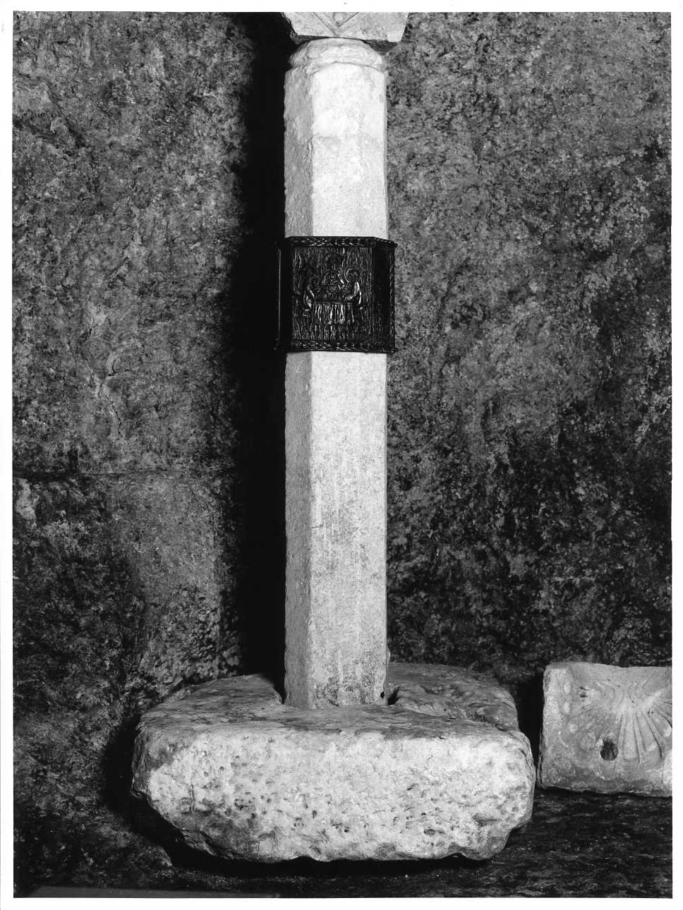 pilastrino - bottega molisana (fine/inizio secc. XIII/ XIV)