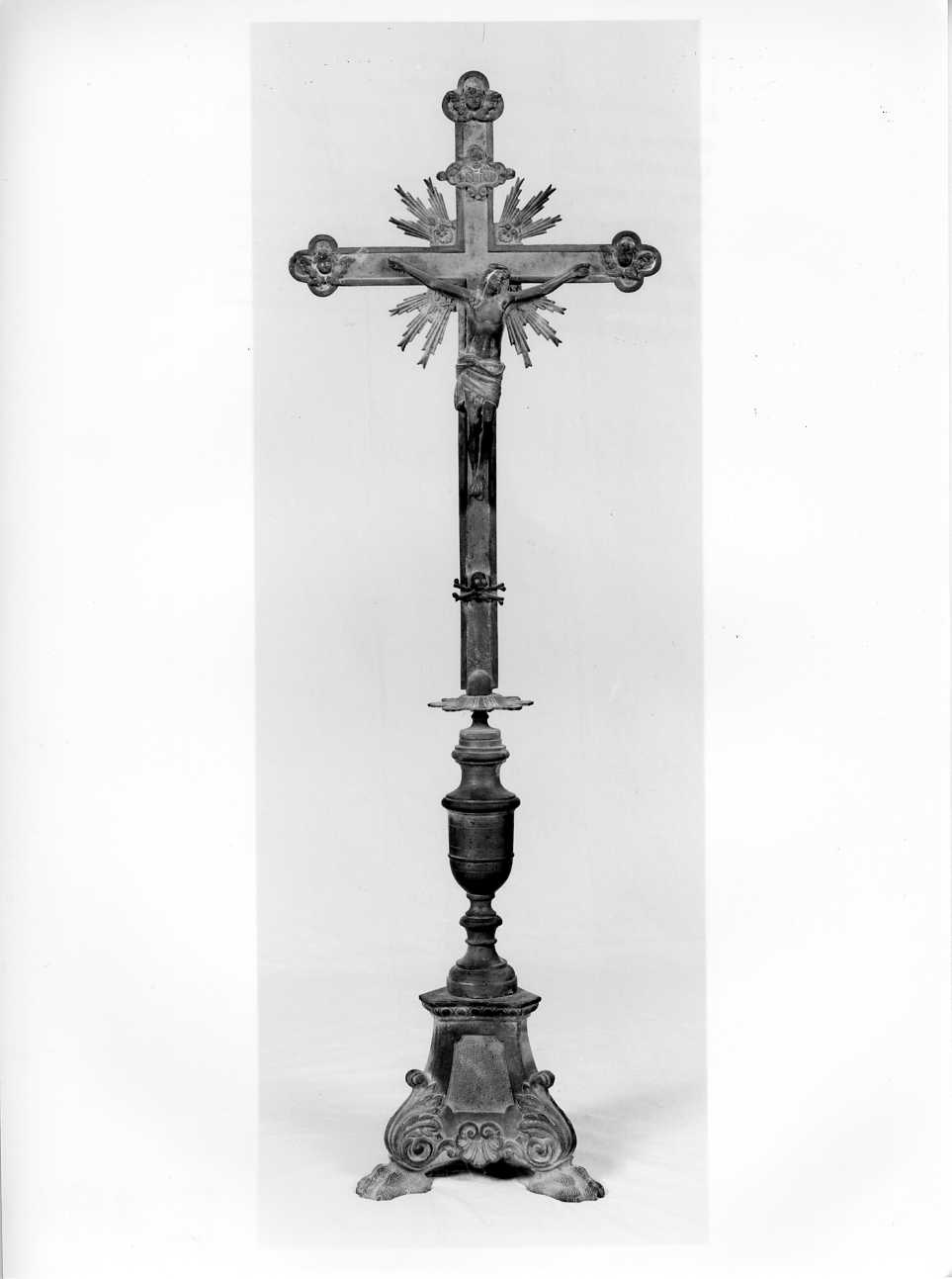 croce d'altare - bottega mosana (seconda metà sec. XIX)