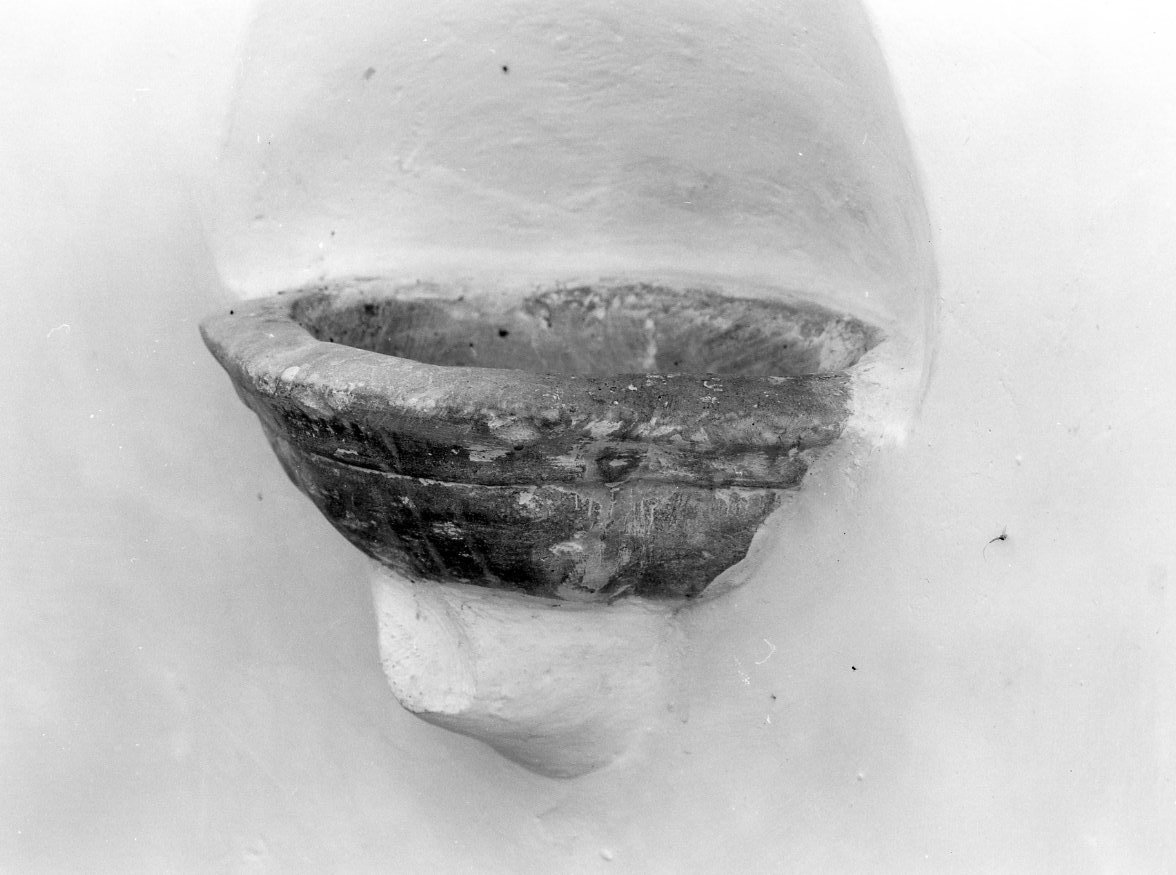 acquasantiera da parete - bottega molisana (metà sec. XIX)