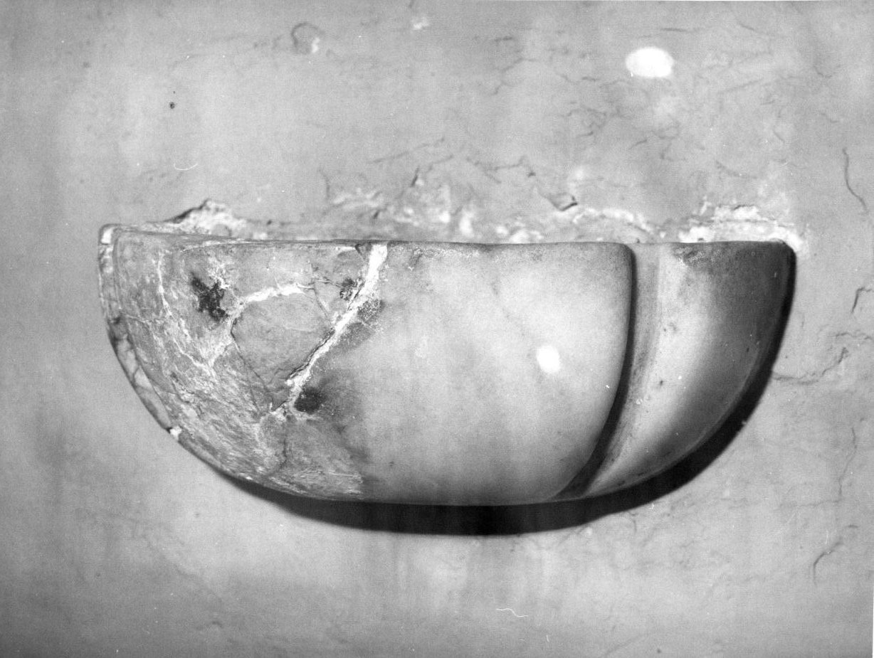 acquasantiera da parete - bottega molisana (prima metà sec. XVIII)
