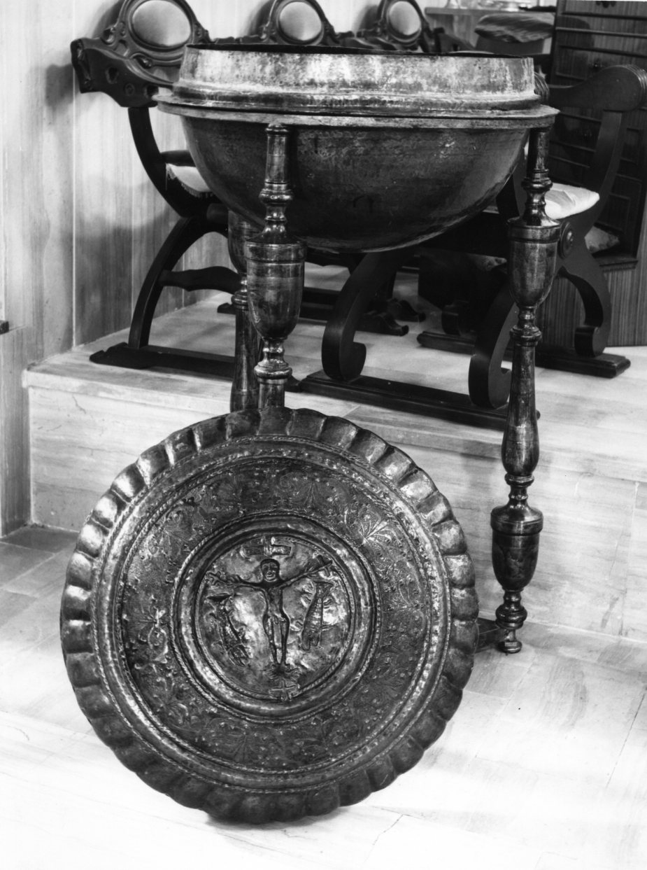 vasca battesimale - bottega molisana (secc. XVIII/ XIX, secc. XIX/ XX)