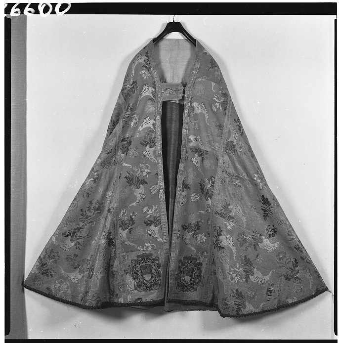 piviale - manifattura Italia meridionale (secc. XVIII/ XIX)