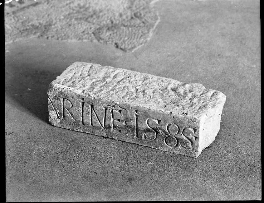 rilievo, frammento - bottega molisana (sec. XVI)