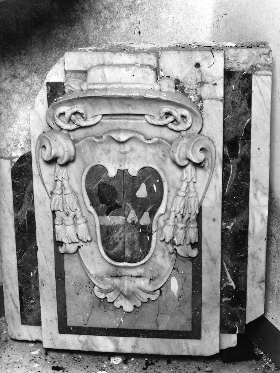 balaustrata, frammento - bottega napoletana (secc. XVIII/ XIX)