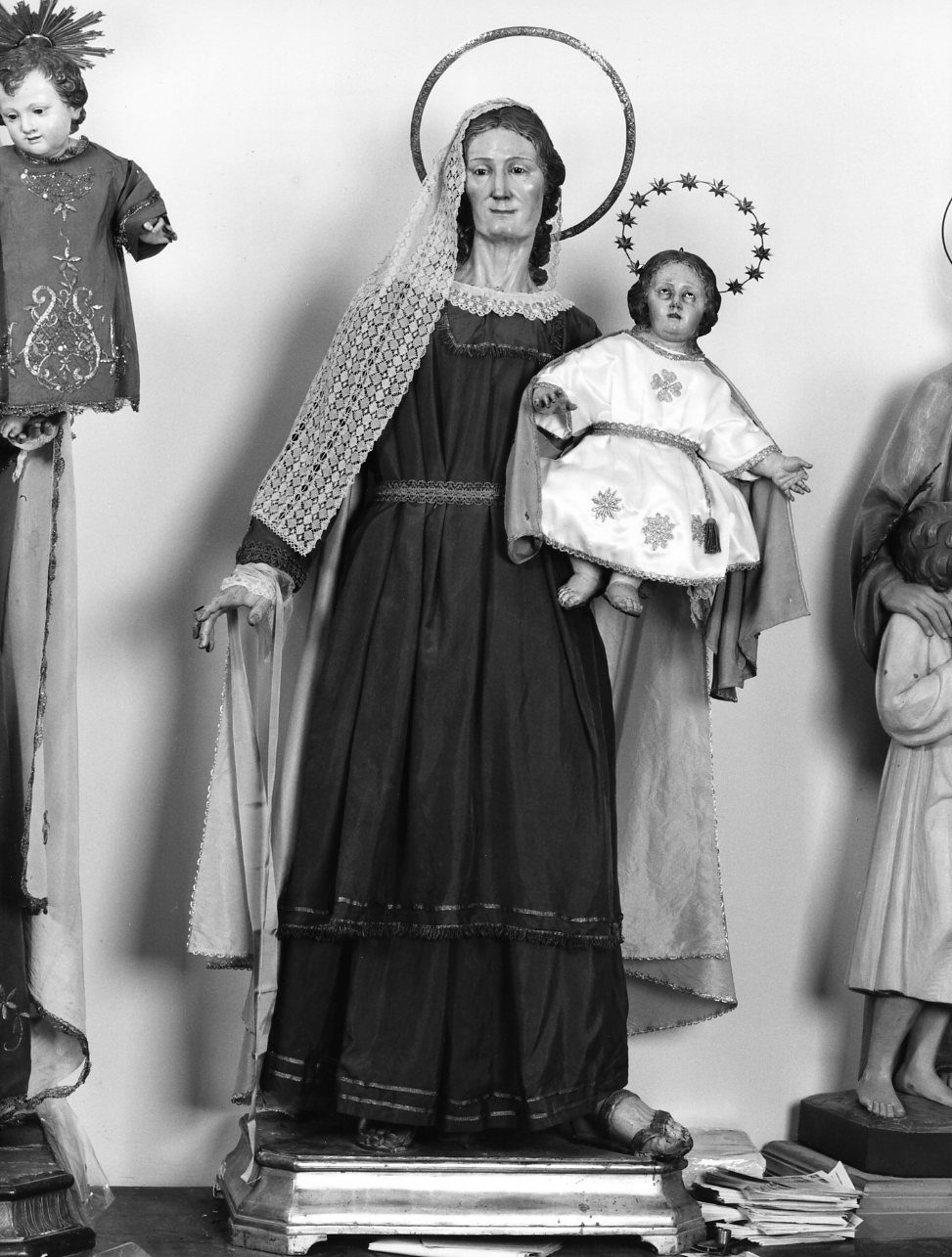 Maria Vergine bambina e Sant'Anna (gruppo scultoreo) - bottega napoletana (prima metà sec. XIX)