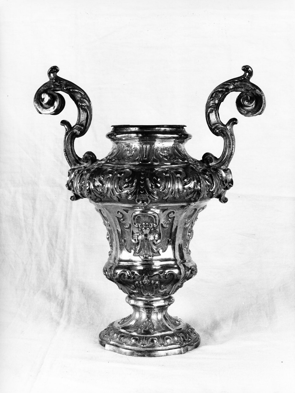 lampada del SS. Sacramento di Monogrammista A.D, De Blasio Gennaro (secc. XVIII/ XIX)