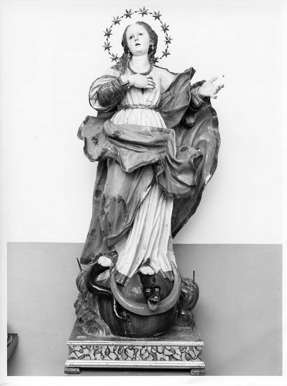 Madonna Immacolata (statua) di Di Zinno Paolo Saverio (attribuito) (terzo quarto sec. XVIII)