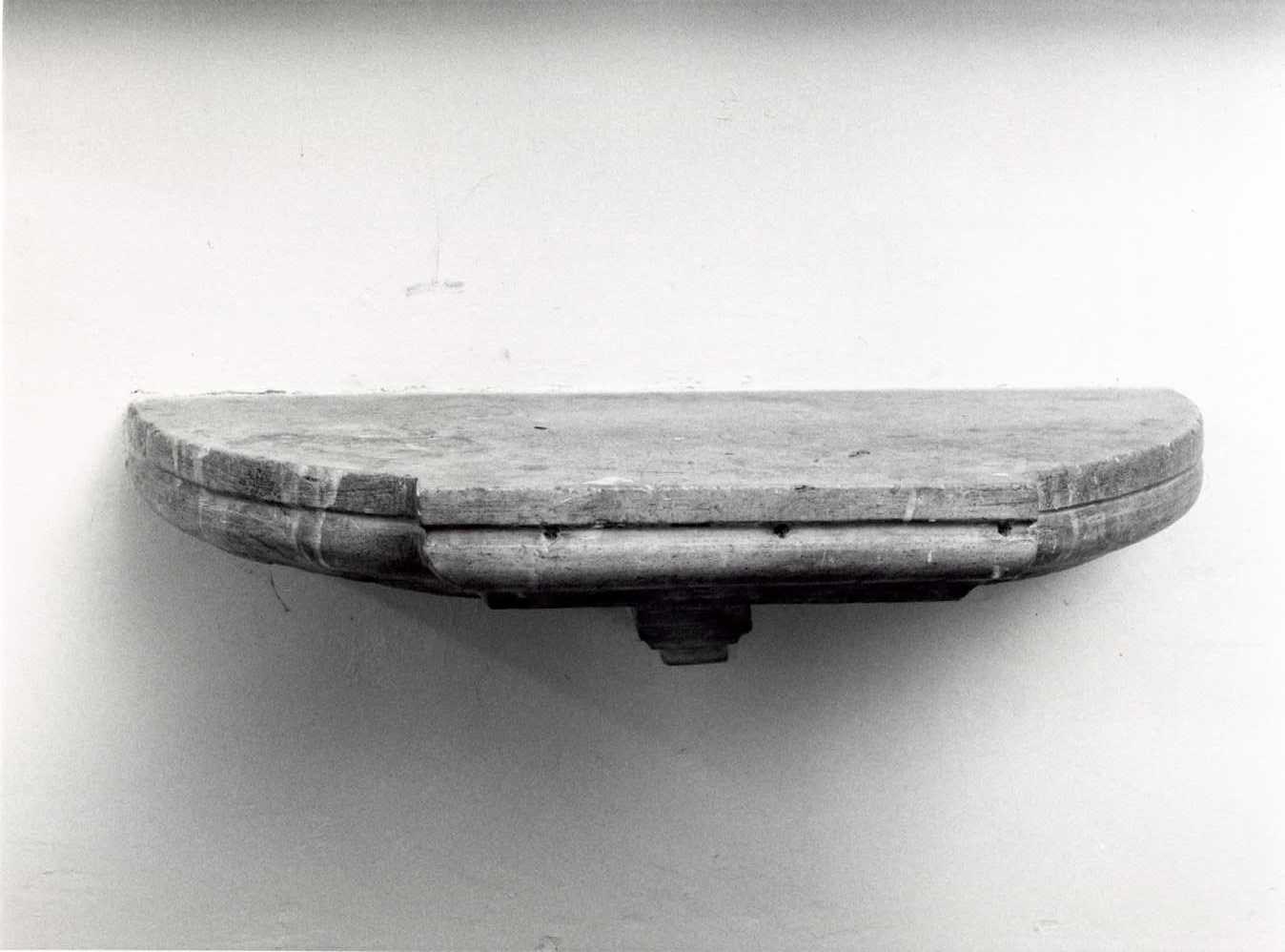 mensola, opera isolata - bottega molisana (sec. XIX)