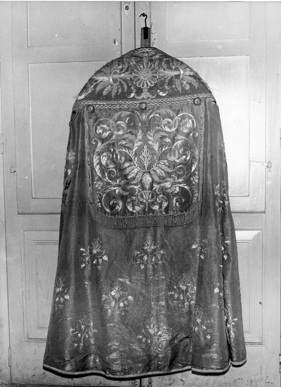 piviale - manifattura agnonese (fine/inizio secc. XVIII/ XIX)