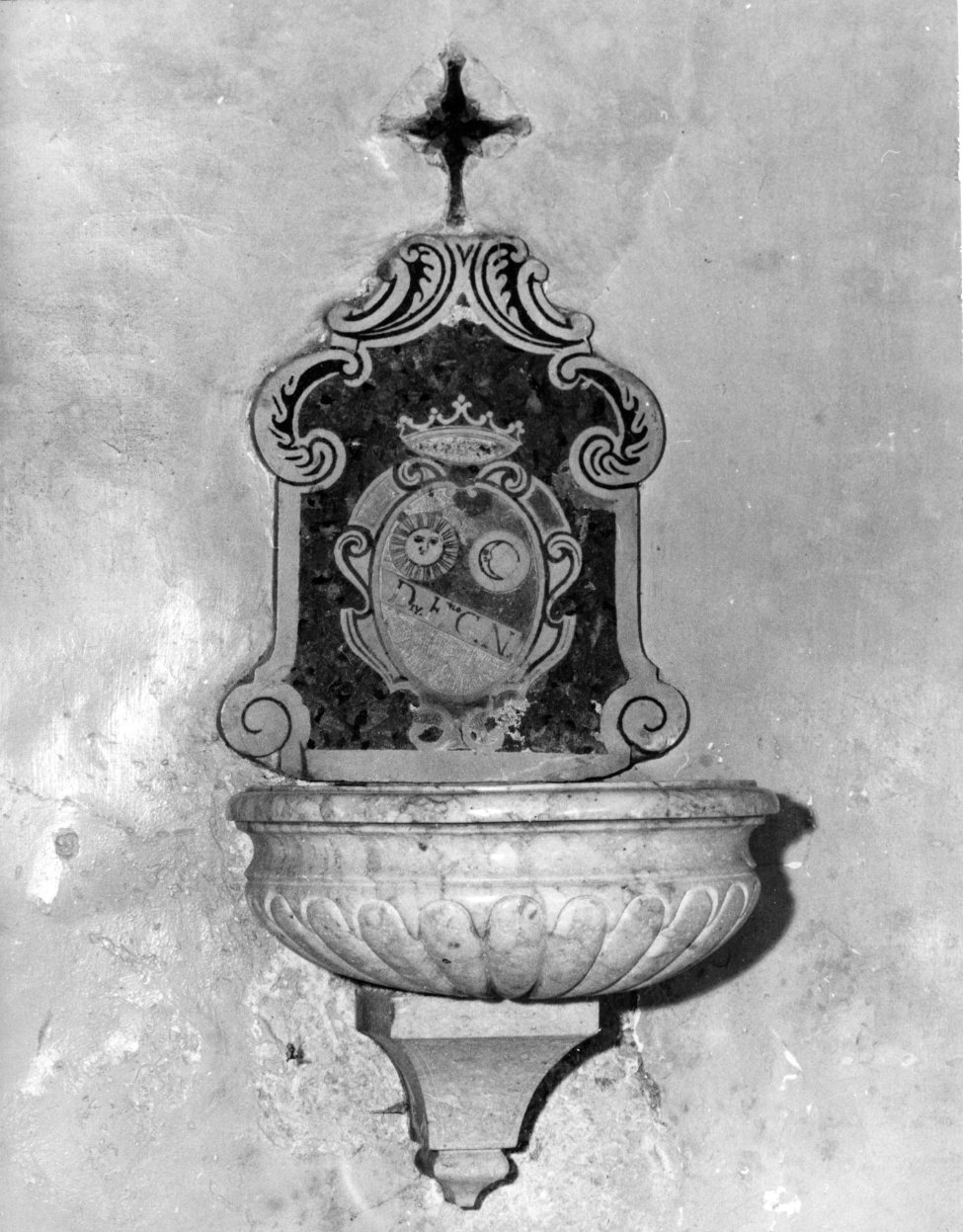 acquasantiera da parete, opera isolata - bottega molisana (secc. XVIII/ XIX)