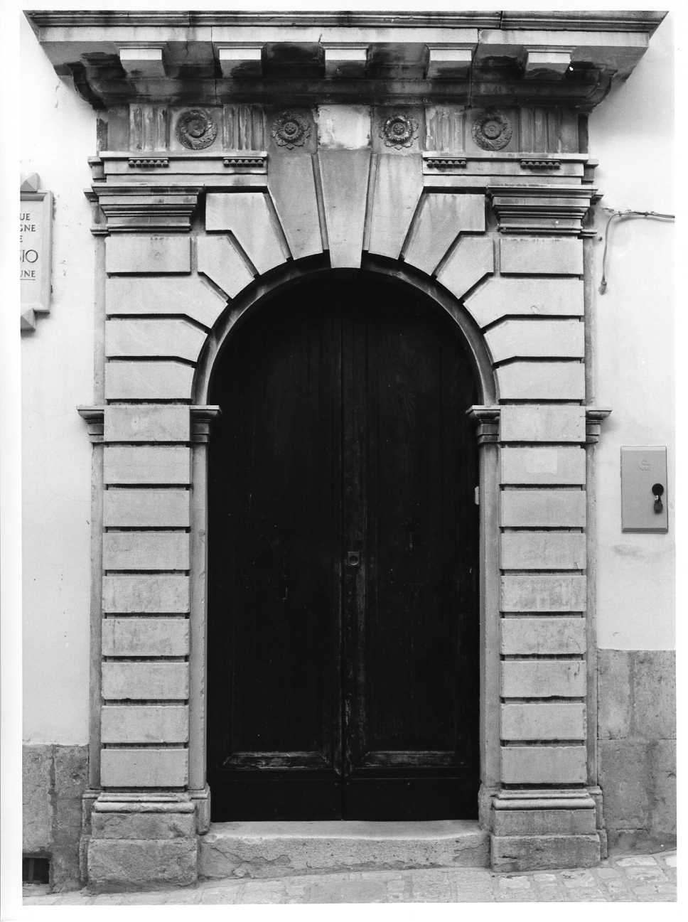 portale, opera isolata - bottega molisana (prima metà sec. XIX)