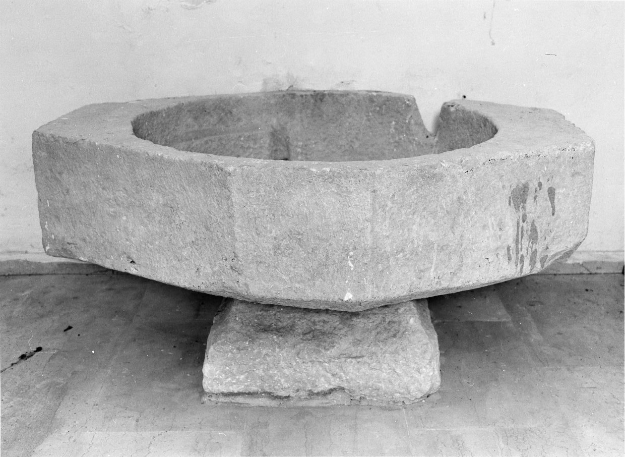 fonte battesimale - bottega molisana (secc. XVI/ XX)