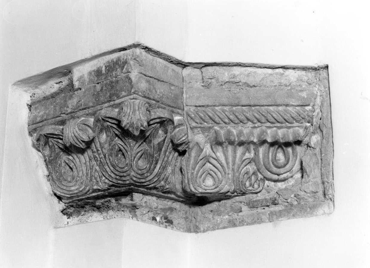 capitello - bottega molisana (sec. XIV)