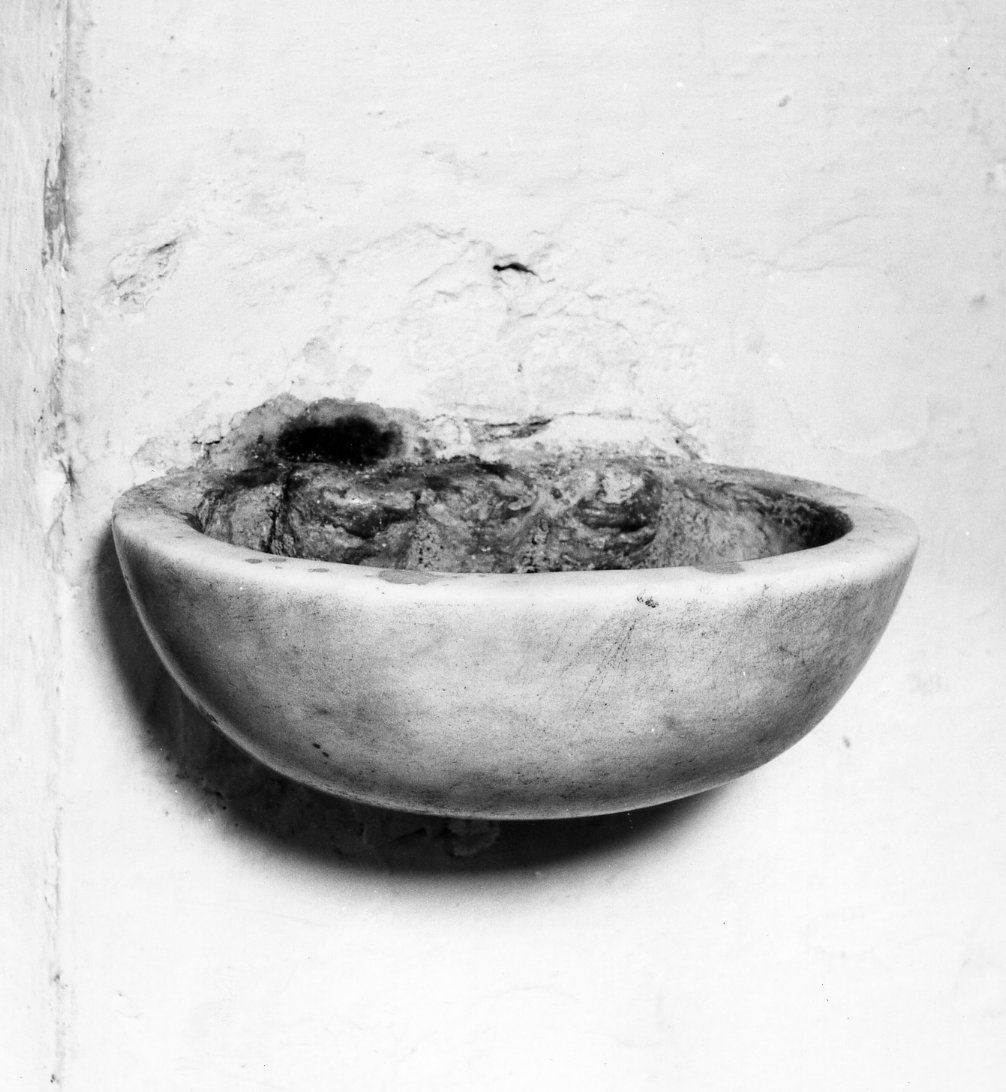 acquasantiera da parete - bottega Italia meridionale (sec. XVIII)