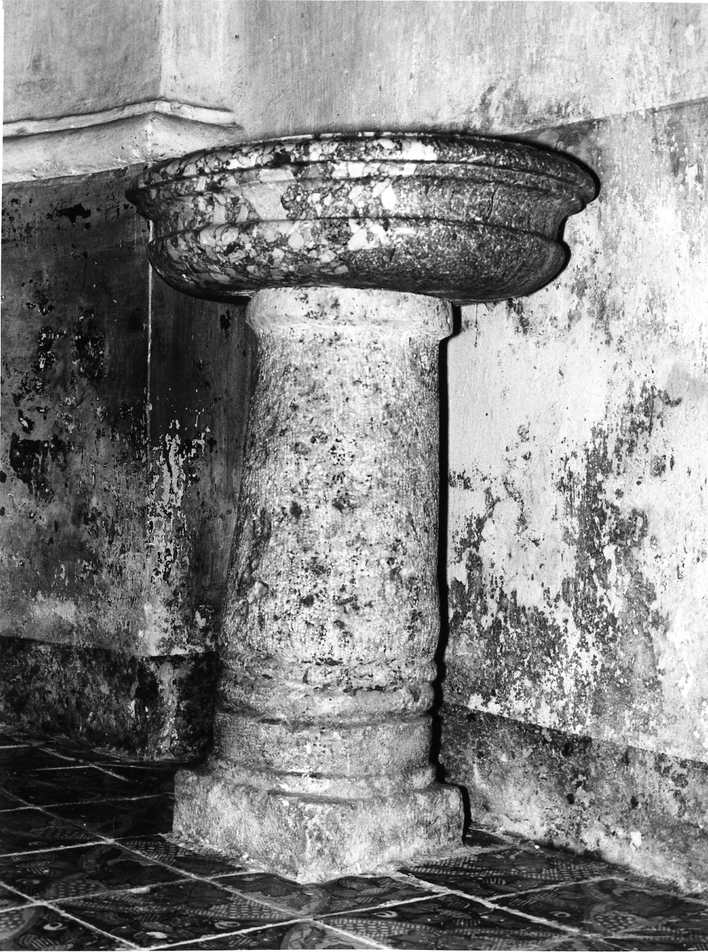 acquasantiera - bottega Italia meridionale (sec. XVIII)