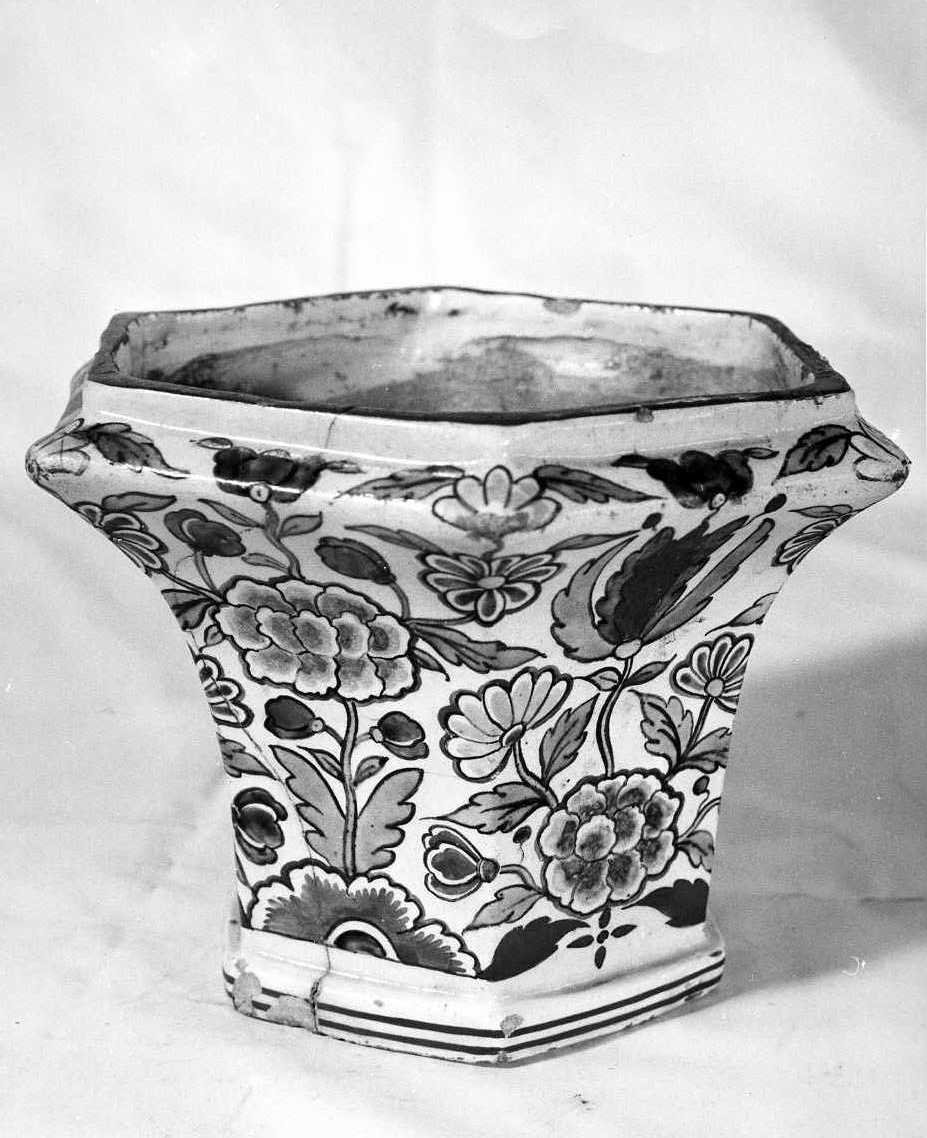 vaso - manifattura orientale (sec. XVIII)