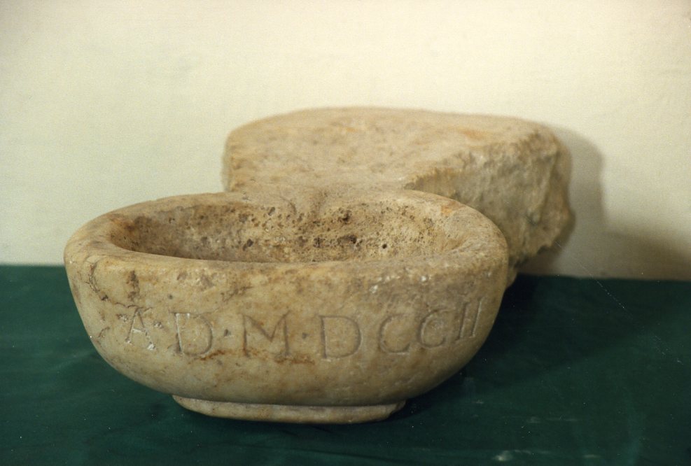 acquasantiera, frammento - bottega molisana (sec. XVIII)