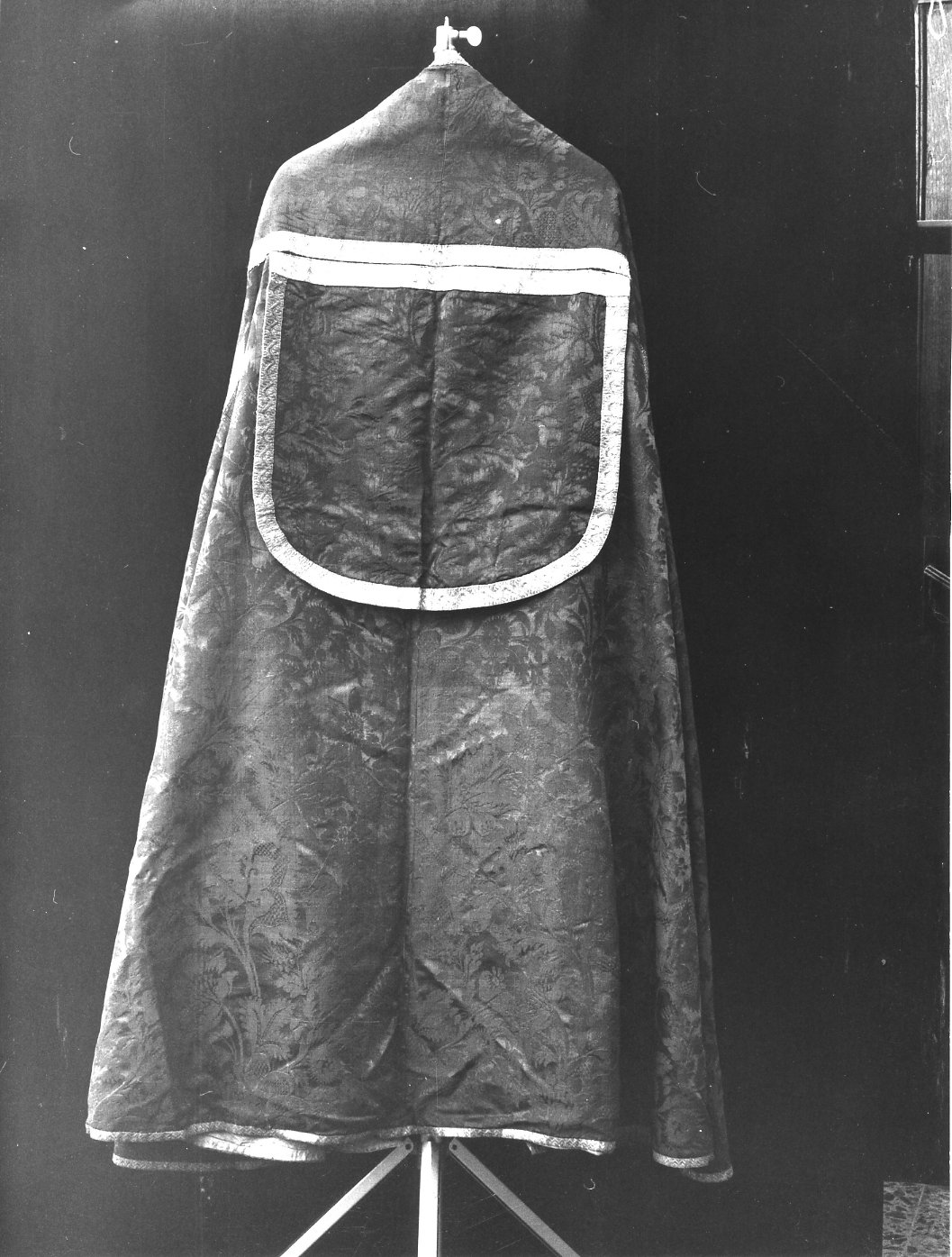 piviale - manifattura Italia meridionale (sec. XIX)