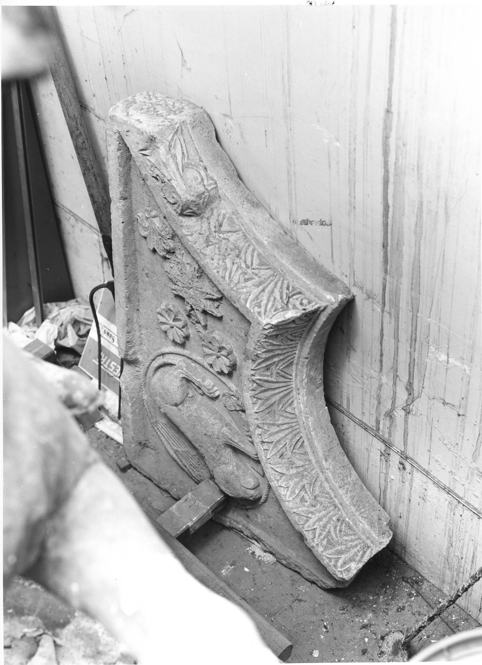 rilievo, frammento - bottega molisana (fine/inizio secc. XII/ XIII)