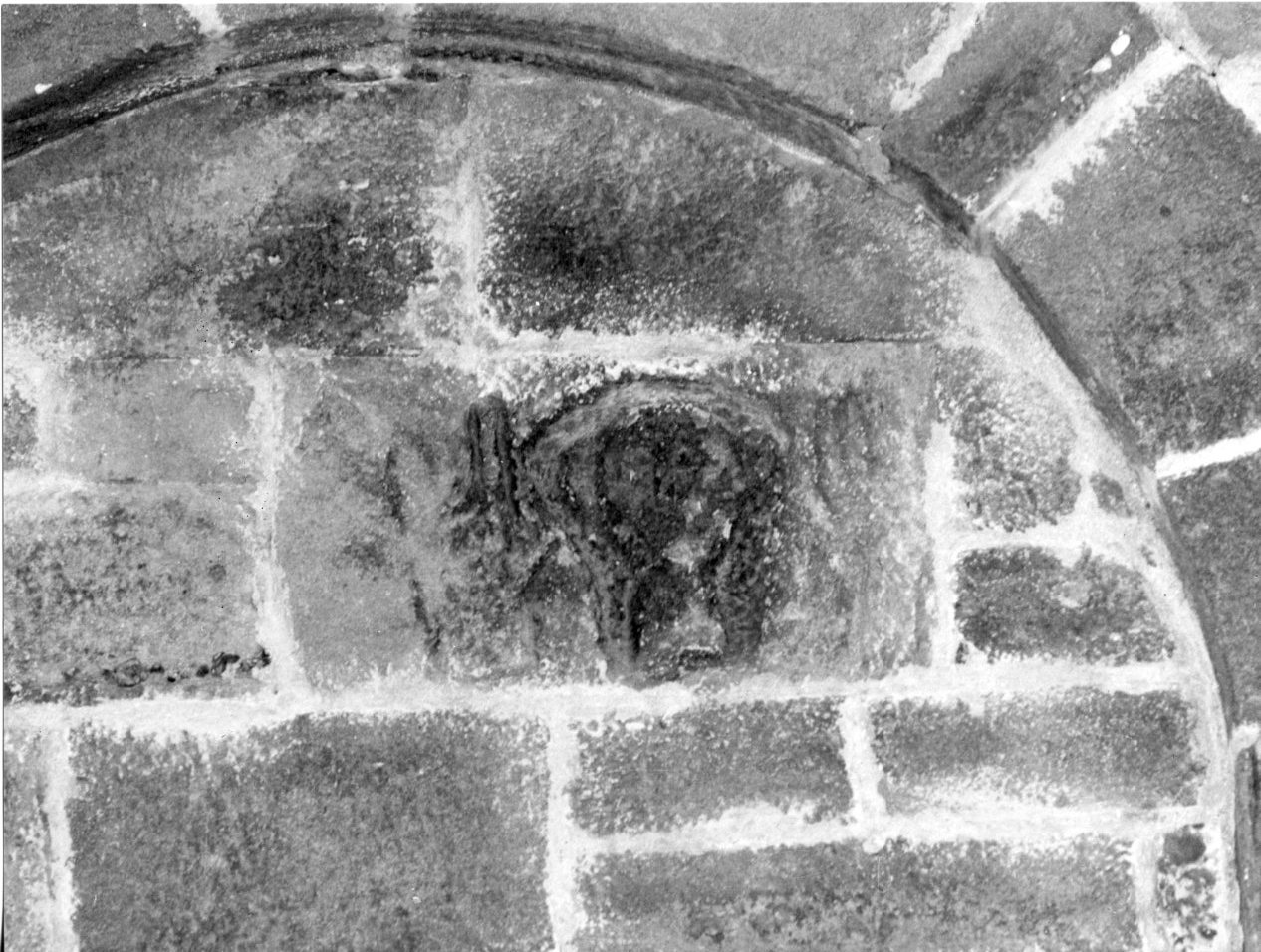 rilievo, frammento - bottega molisana (sec. XI)