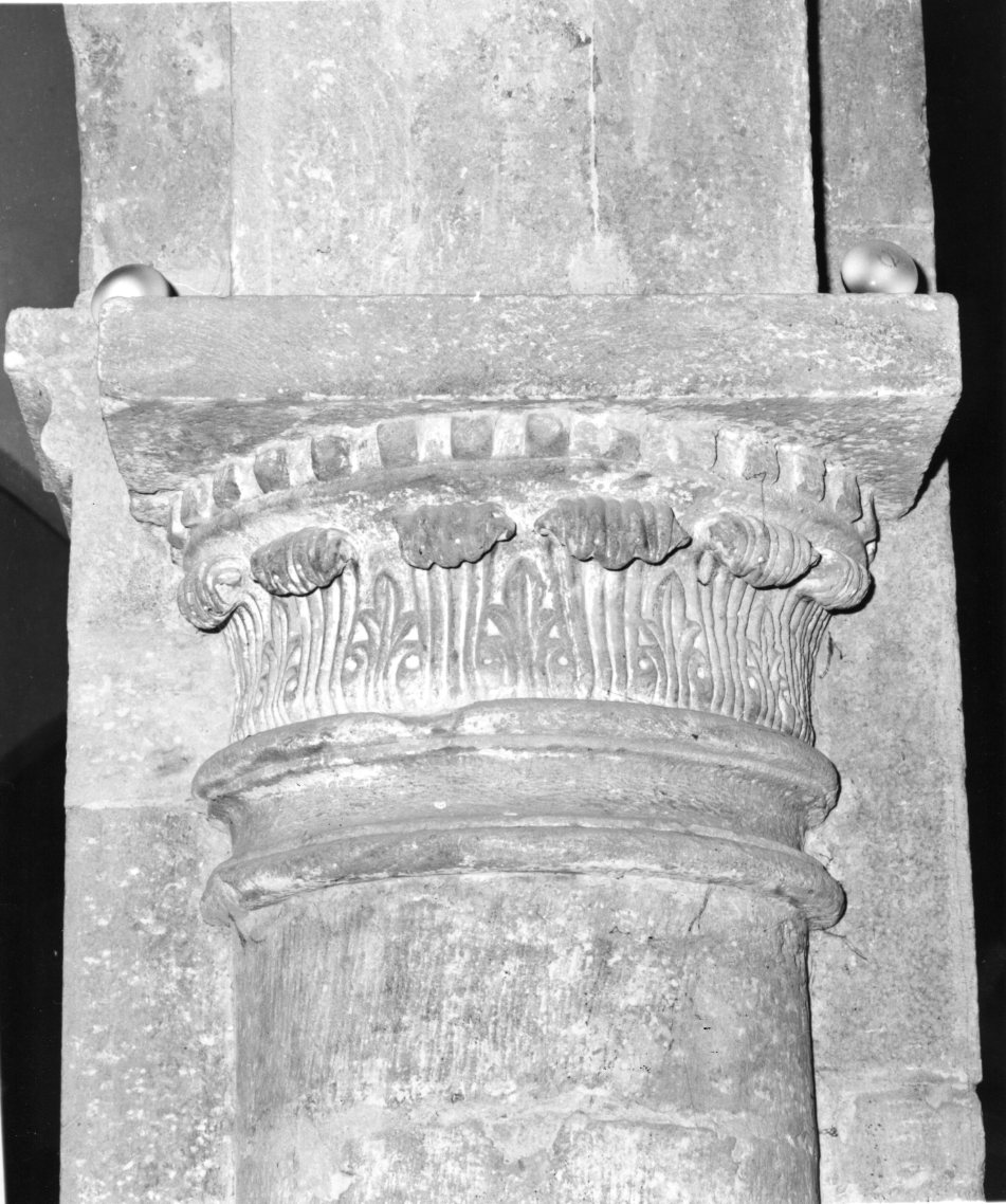 capitello di pilastro - bottega molisana (sec. XIII)