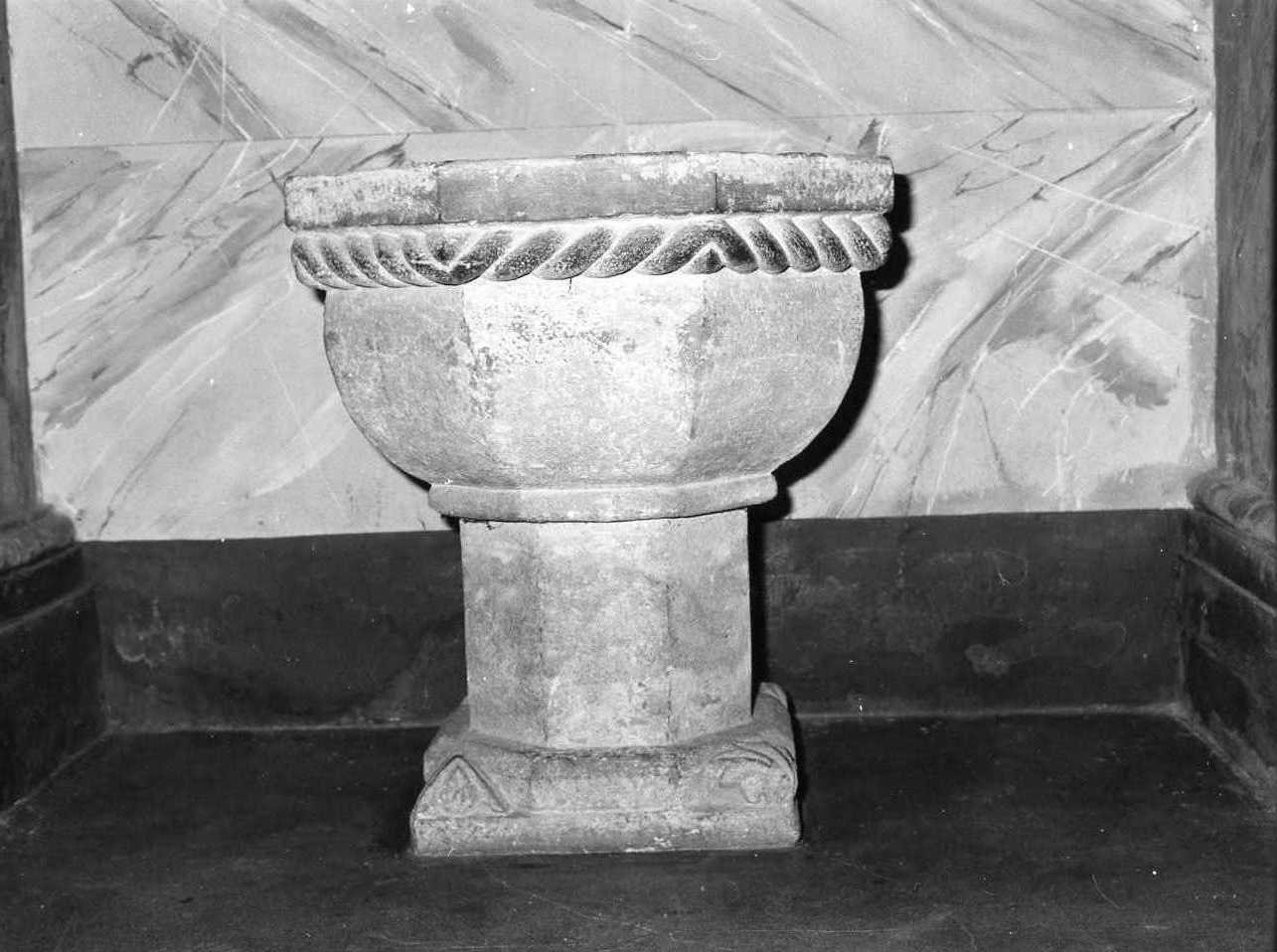 fonte battesimale - bottega molisana (secc. XVI/ XVII)