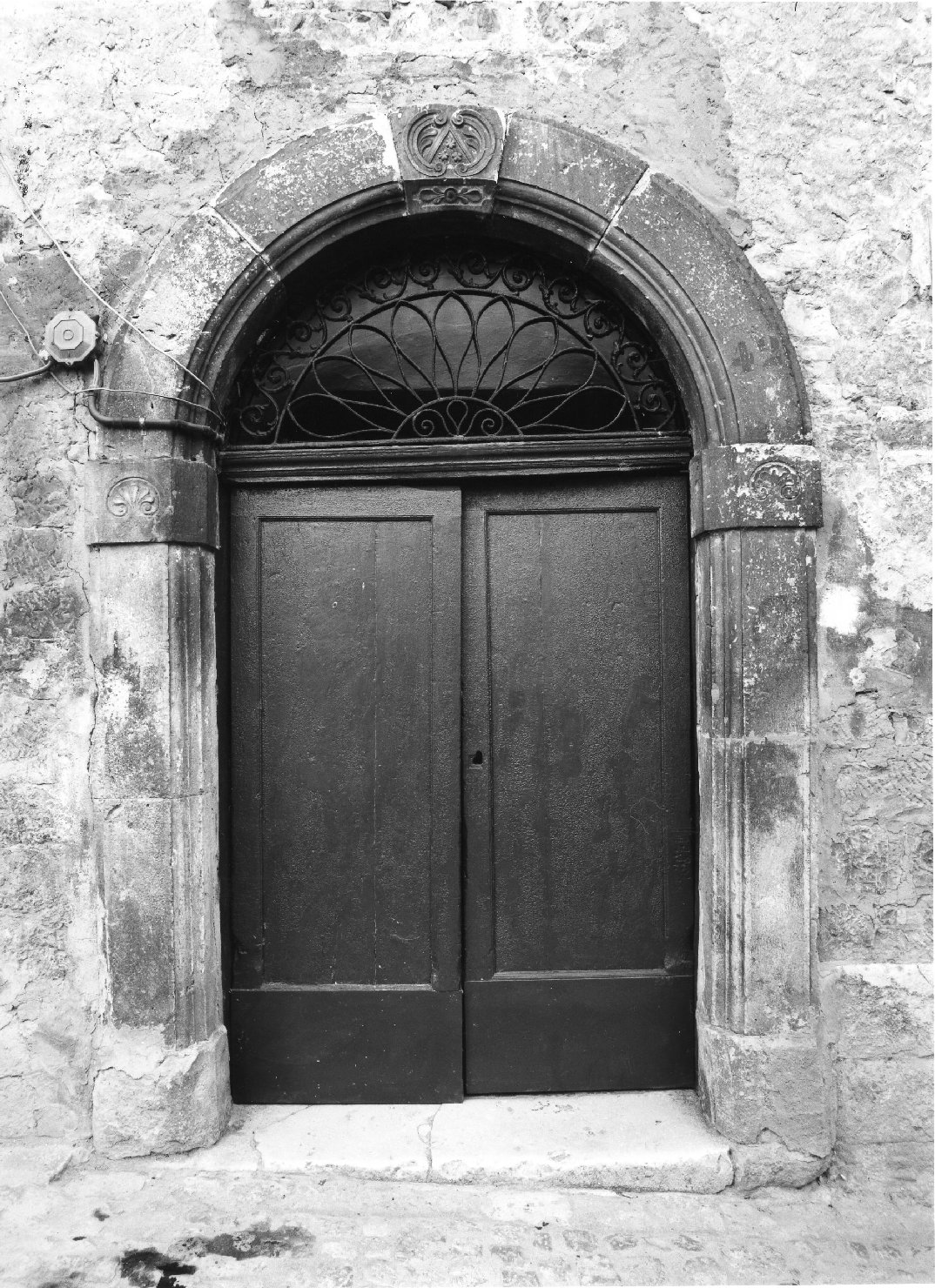 portale - ad arco - bottega molisana (sec. XIX)