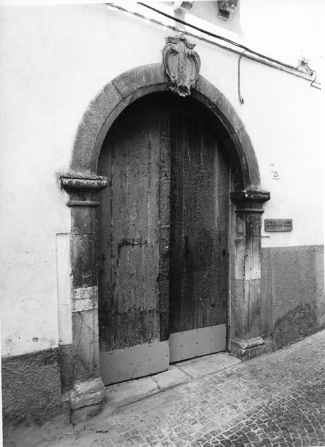 portale - ad arco, elemento d'insieme - bottega molisana (secc. XVIII/ XIX)