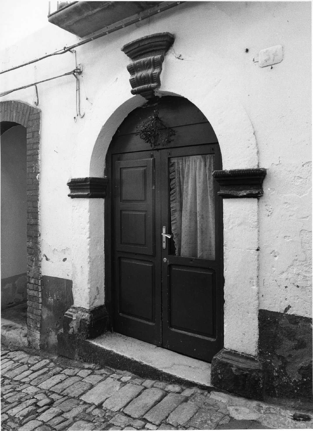 portale - ad arco, elemento d'insieme - bottega molisana (fine/inizio secc. XIX/ XX)