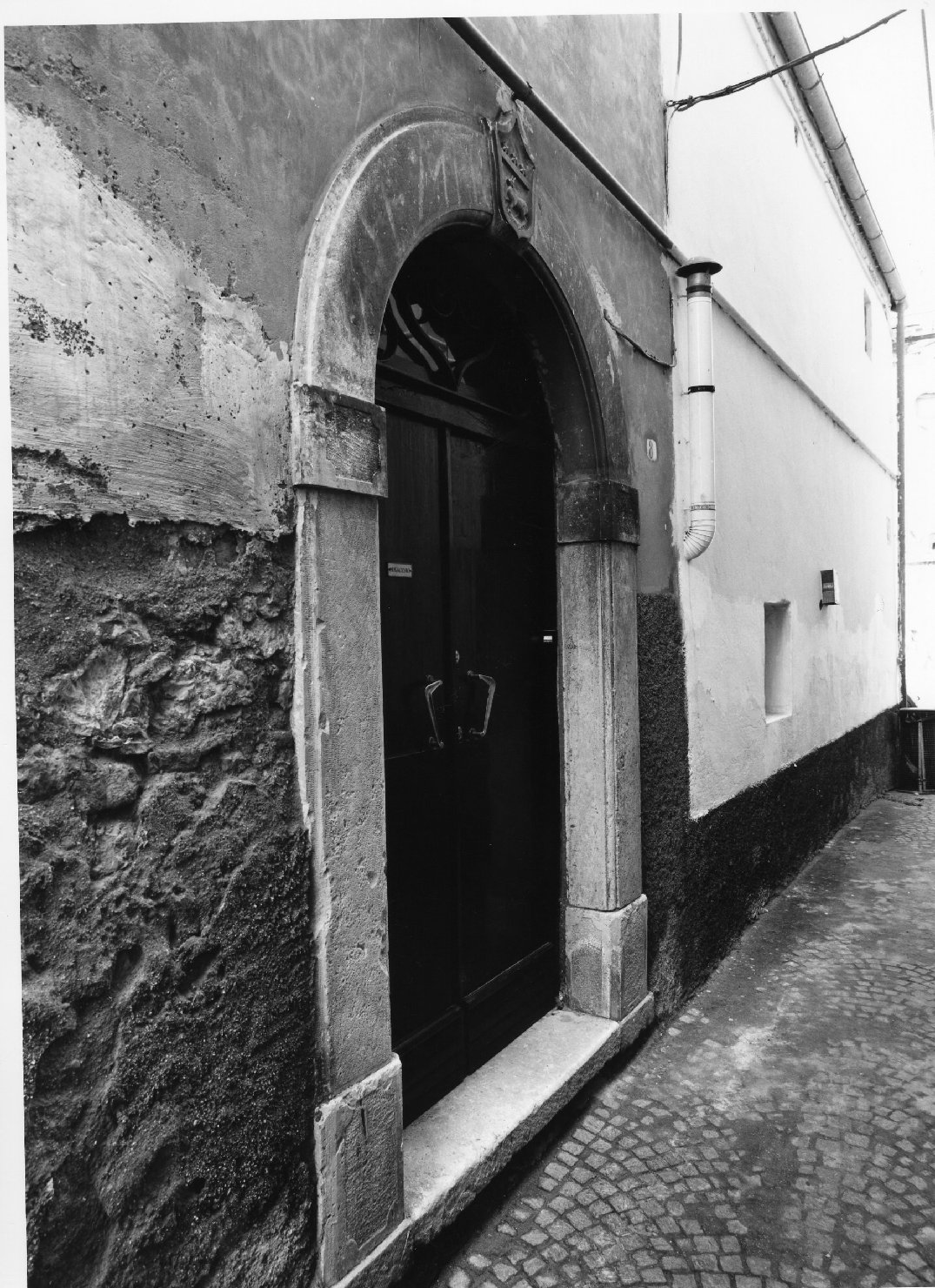 portale - ad arco, elemento d'insieme - bottega molisana (sec. XIX)