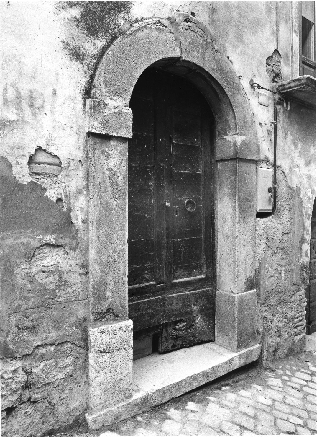 portale - ad arco, elemento d'insieme - ambito molisano (metà sec. XIX)