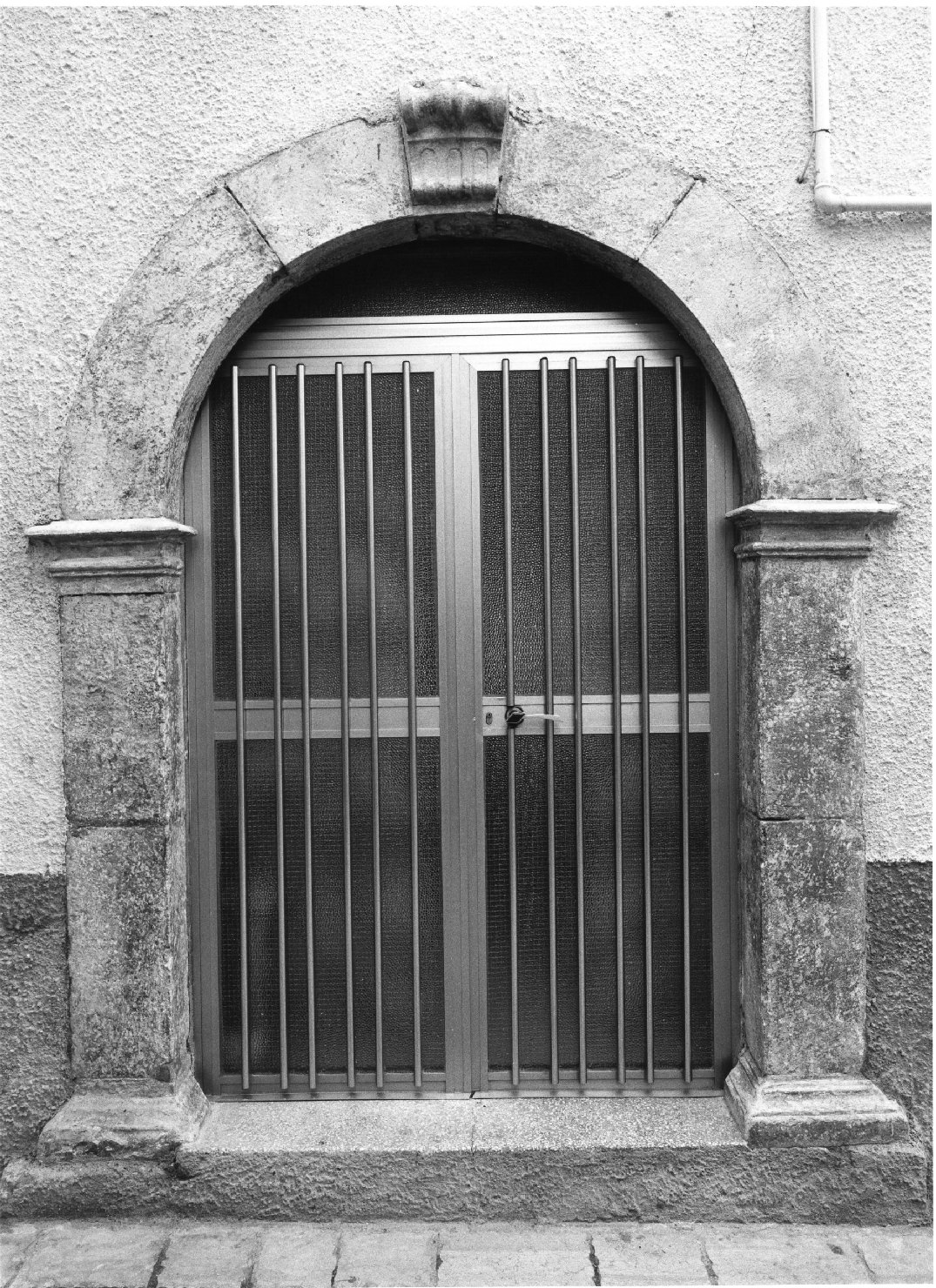 portale - ad arco, elemento d'insieme - bottega molisana (sec. XVIII)