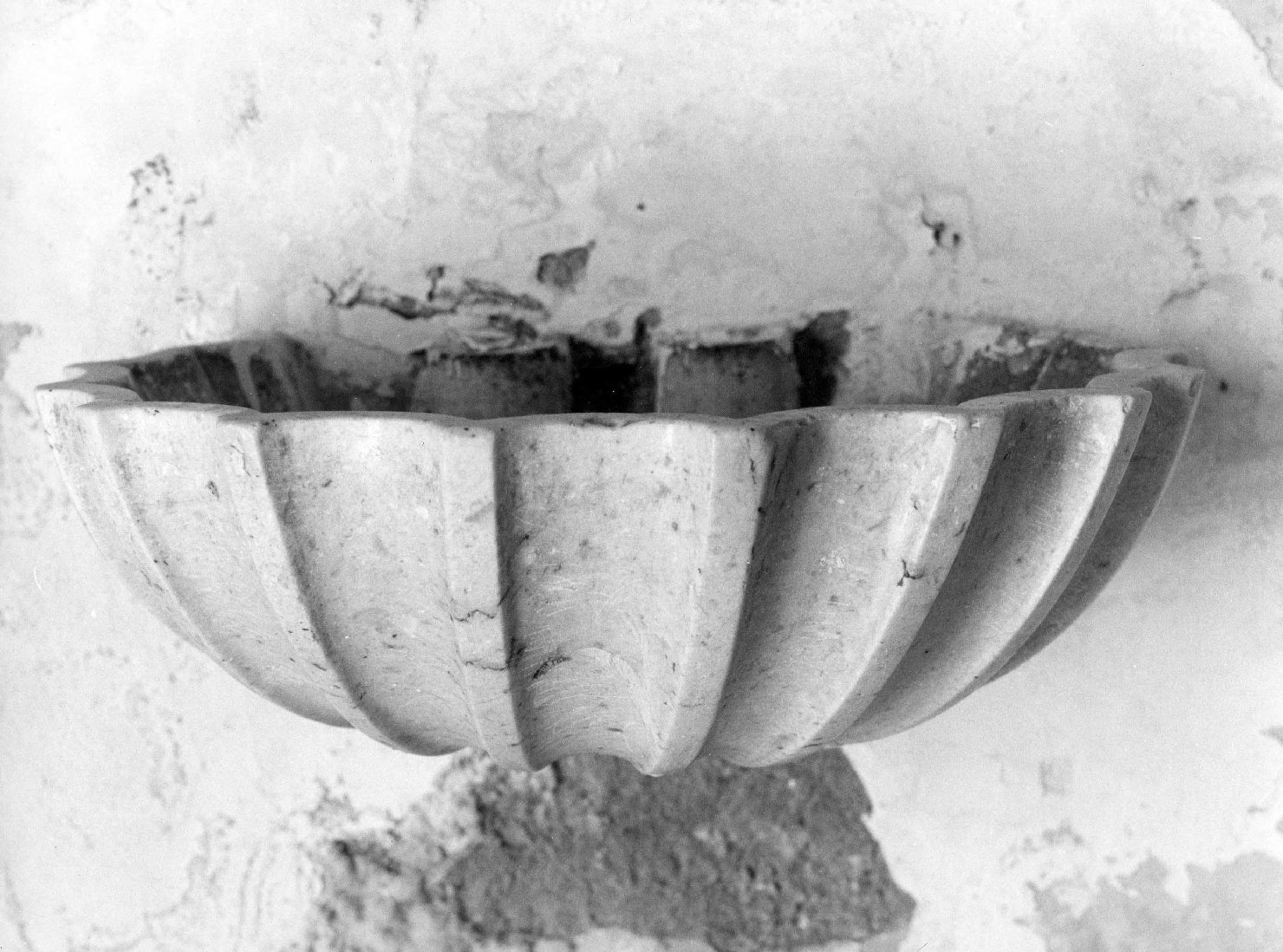 acquasantiera - bottega Italia meridionale (secc. XVIII/ XIX)