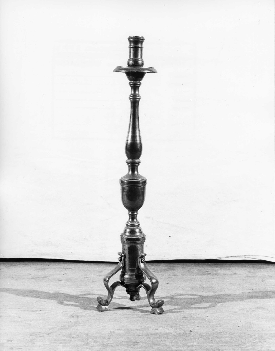 candelabro, serie - bottega Italia meridionale (sec. XIX)
