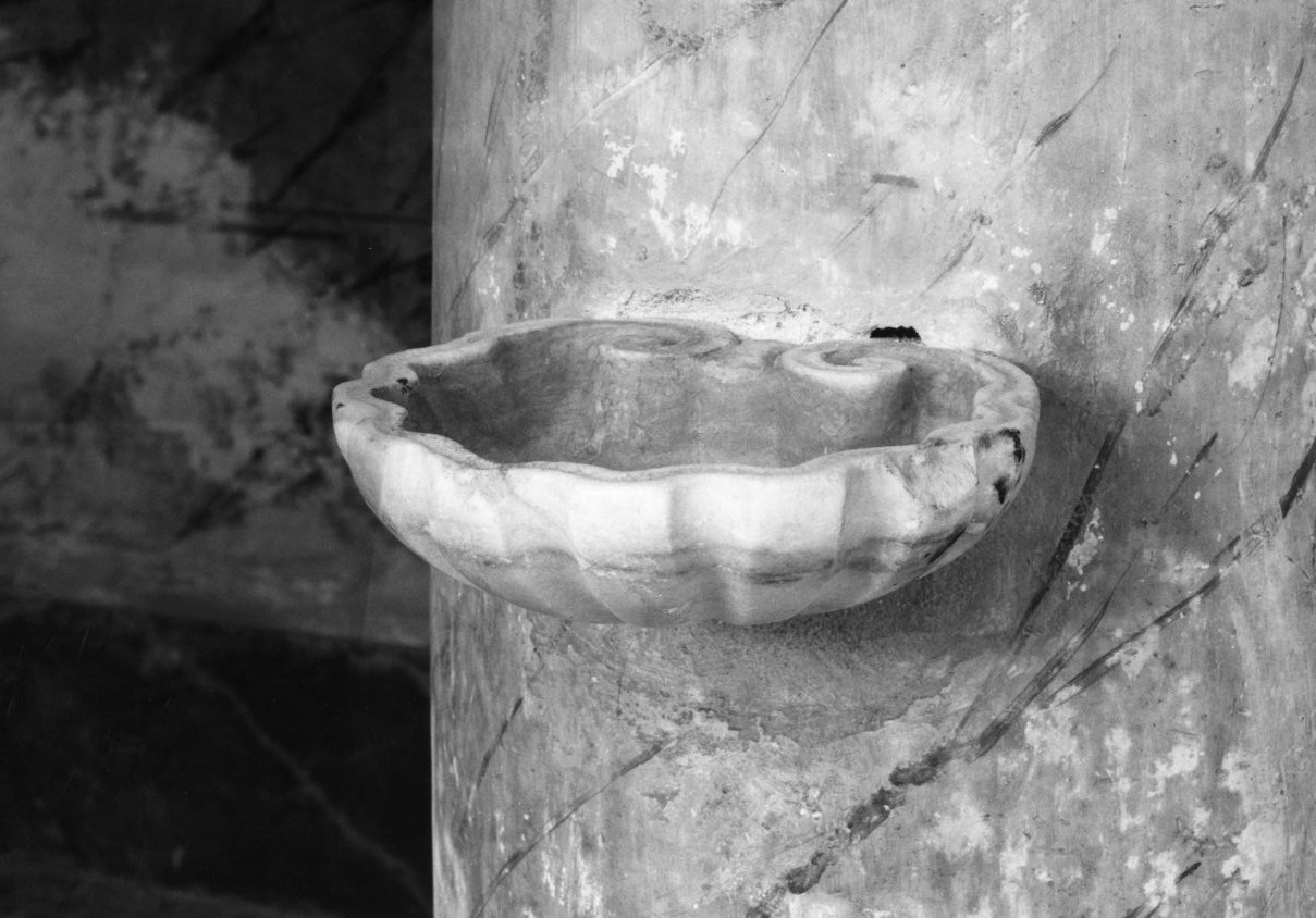 acquasantiera da parete - bottega molisana (prima metà sec. XIX)